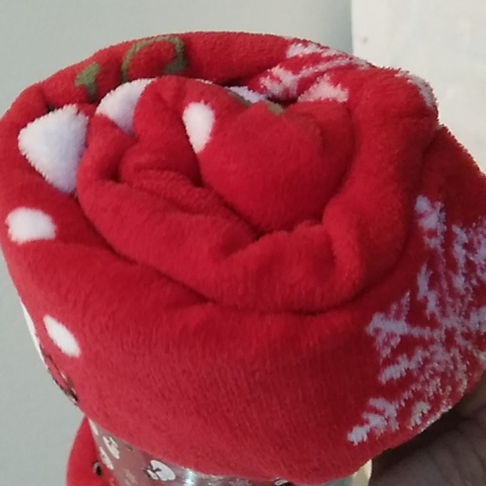 B- BUY NOW- NWT real living Soft Throw - Picture 7 of 8
